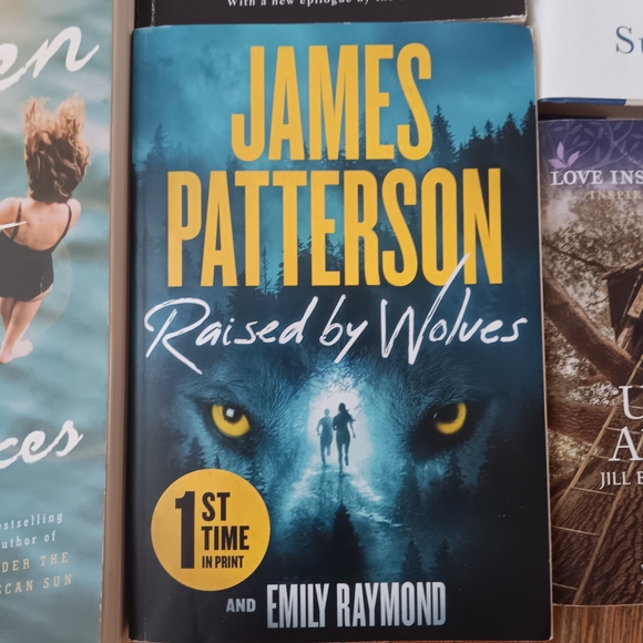 Assorted Book Collection - Picture 11 of 13